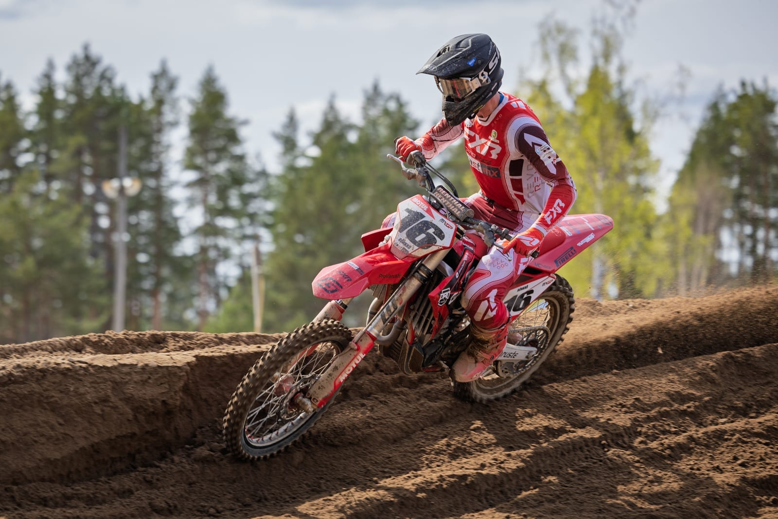Kolme lippurikerangaistusta käänsi MX1-tulokset